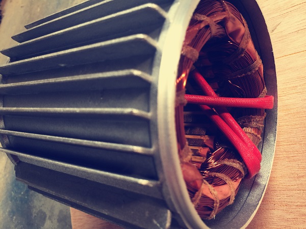 小型攪拌機(jī)電機(jī)內(nèi)部