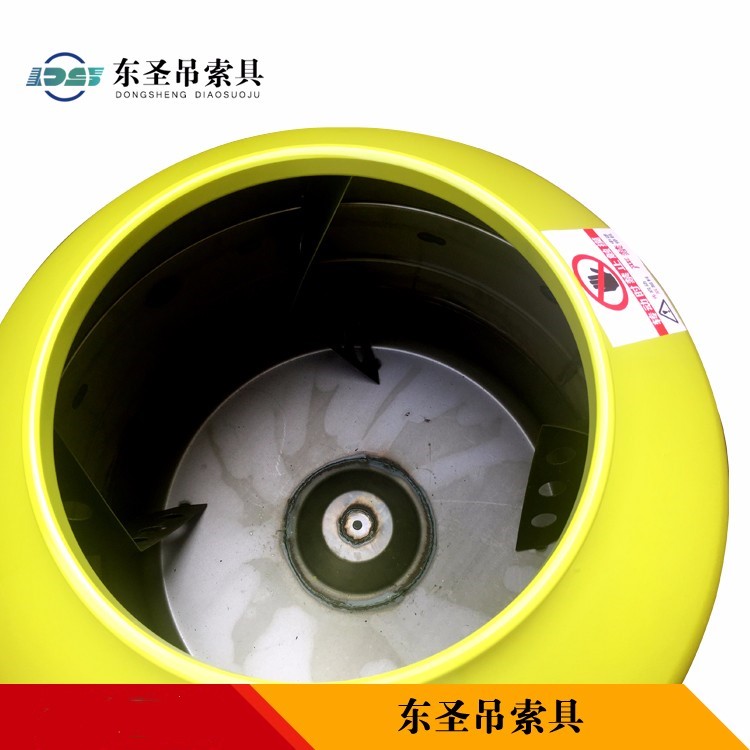 220v小型砂漿攪拌車出料口以及滾筒內(nèi)部特寫(xiě)--河北東圣吊索具制造有限公司--小型攪拌機(jī)|石材夾具|液壓堆高車|手動(dòng)叉車